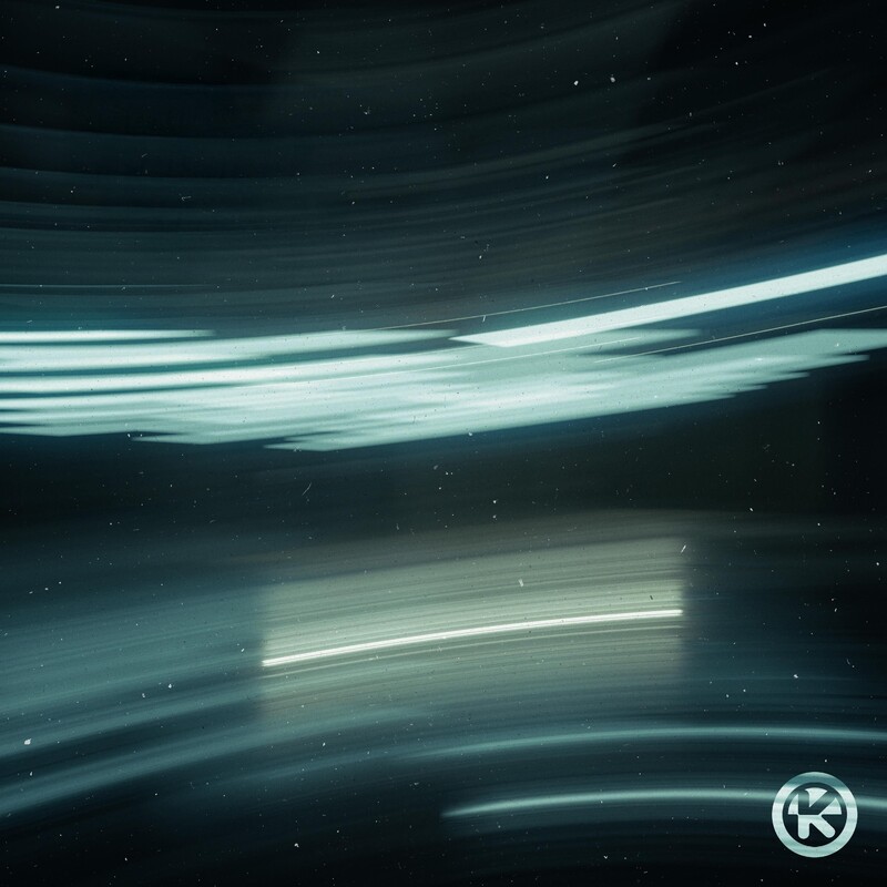 KYANU & Flushed - Holding Back (Extended Mix)