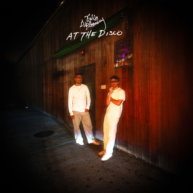 Twin Diplomacy - At The Disco (Extended Mix)