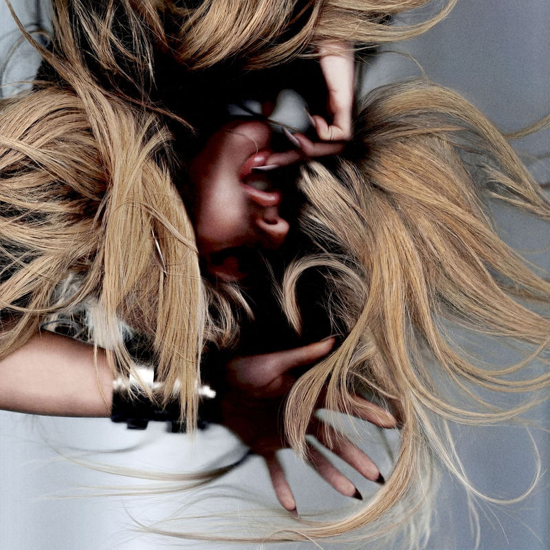 Ellie Goulding - Black Prada Dress (Acoustic)