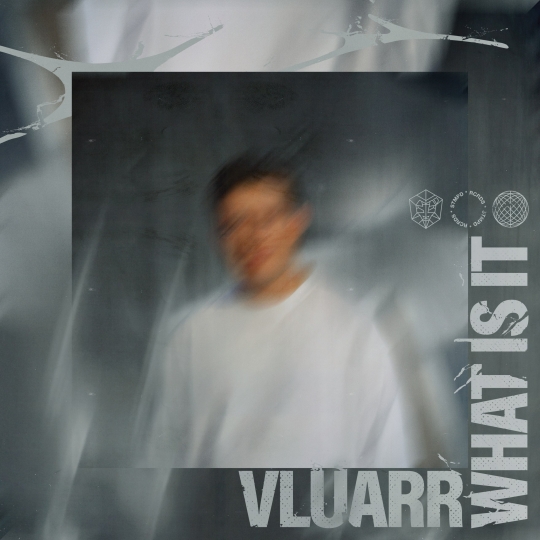 Vluarr - What Is It (Extended Mix)